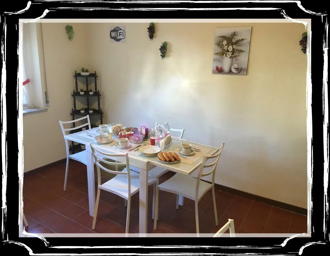 Couette-café Bed and Breakfast Felix House à Codevilla Italie