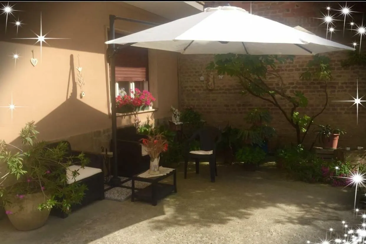 Felix House Bed & Breakfast Codevilla 0*,  Italy