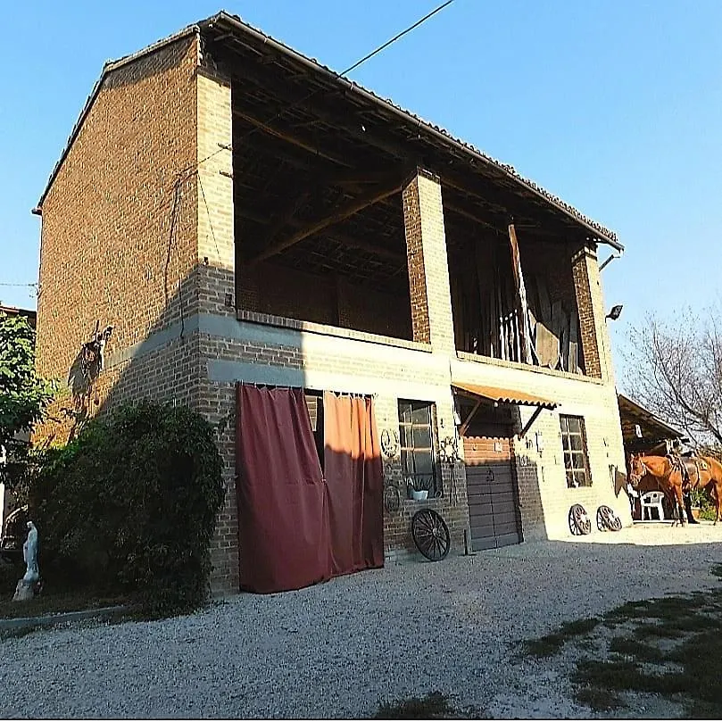 Felix House Bed & Breakfast Codevilla