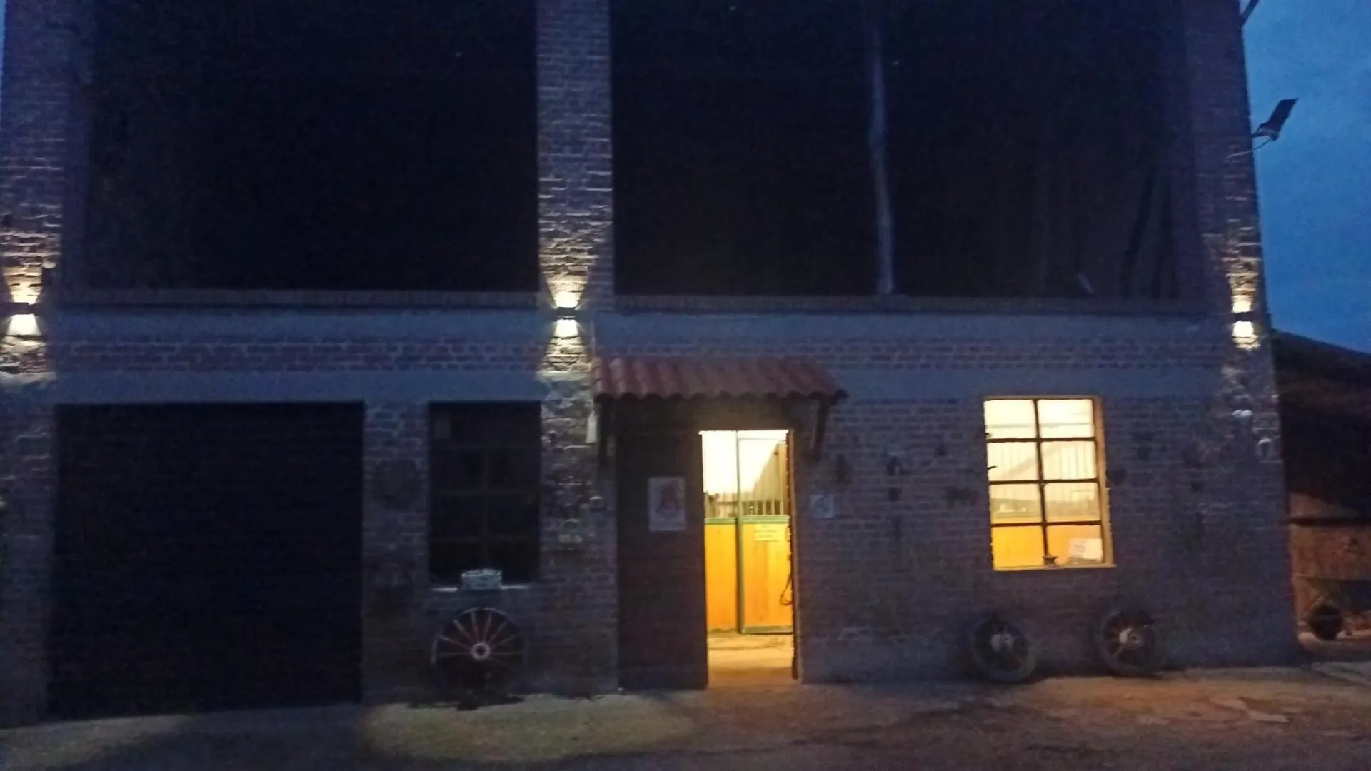 Felix House Bed & Breakfast Codevilla Italy